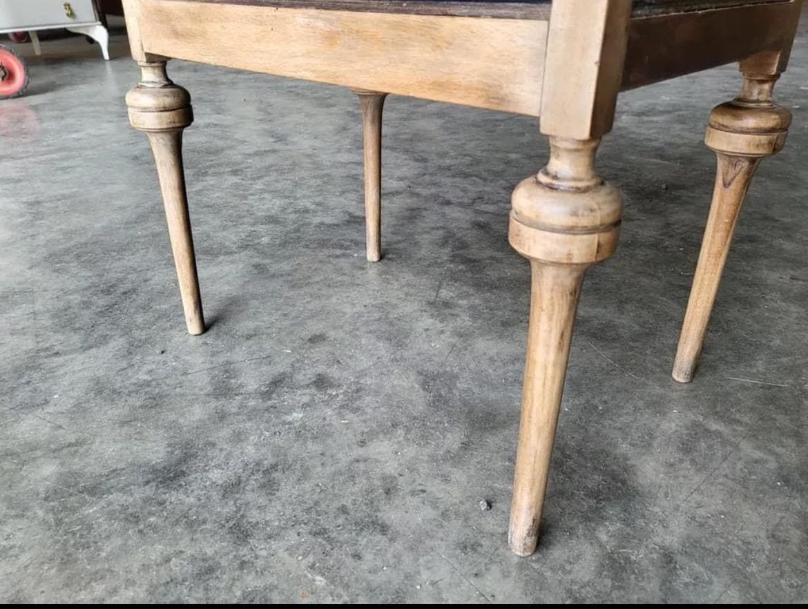 Mid-20th Century two tier side table with elegant turned legs